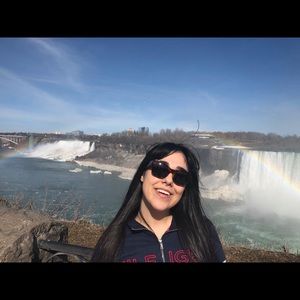 Meet your Posher, Ana